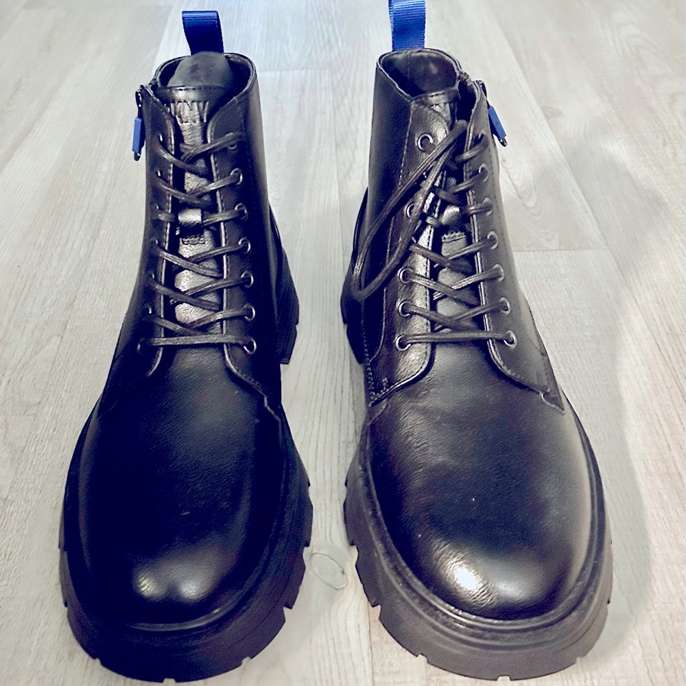 DKNY LUG SOLE MENS BOOTS